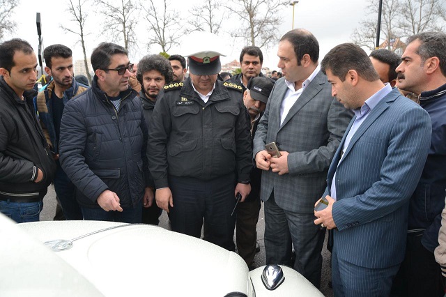 همایش خودروهای کلاسیک، آفرود، خاص و موتوربا همکاری فرمانداری، شهرداری ،نیروی انتظامی،پلیس راهور و هیات اتوموبیل رانی در بلوار خلیج فارس لاهیجان برگزار شد